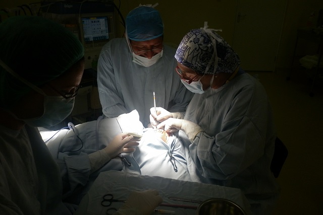 The first cleft lip operations of todayLas primeras operaciones del labio leporino de hoyDe eerste schisis operaties van vandaag