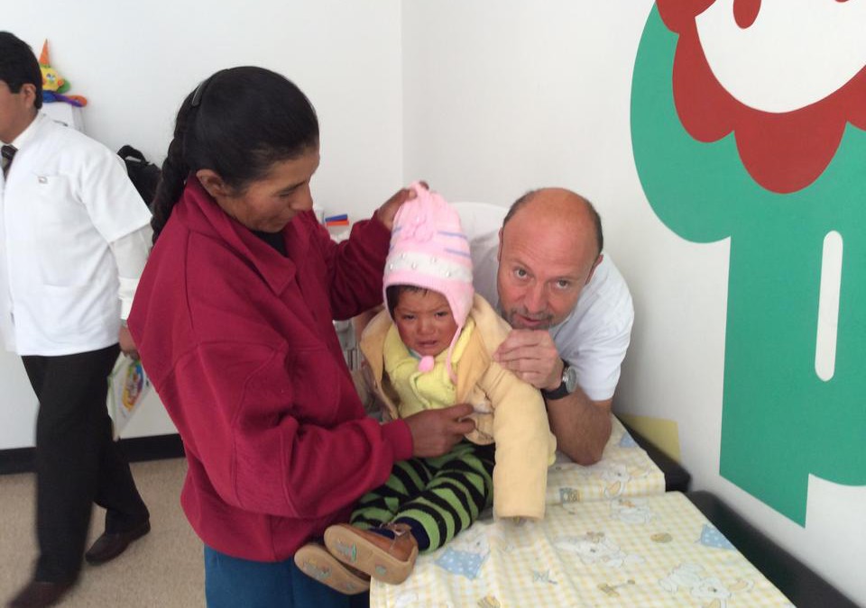 Hoy en día, el equipo de la Fundación FES comenzó proyectos de cirujias y dentales