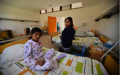 Niños tienen la misma cantidad de operaciones que sus años de vida