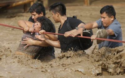 Hulp aan slachtoffers watersnoodramp Peru